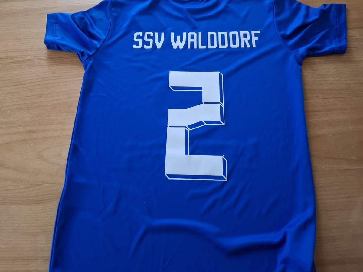 Rückseite des Trikots mit dem Schriftzug SSV Walddorf und der Rückennummer 2